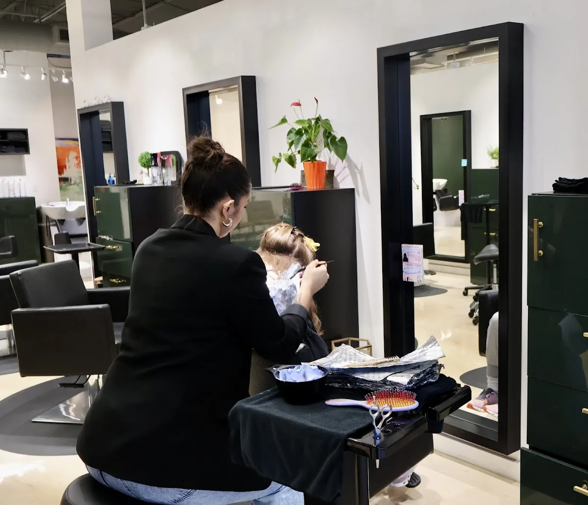 Republic Hair Co — Beauty